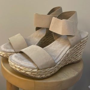 MIA wedges size 6